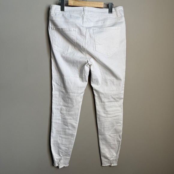 Boom Boom Jeans Women's 11 White Jeans Distressed Floral Embroidered Preppy Y2K - Picture 8 of 16